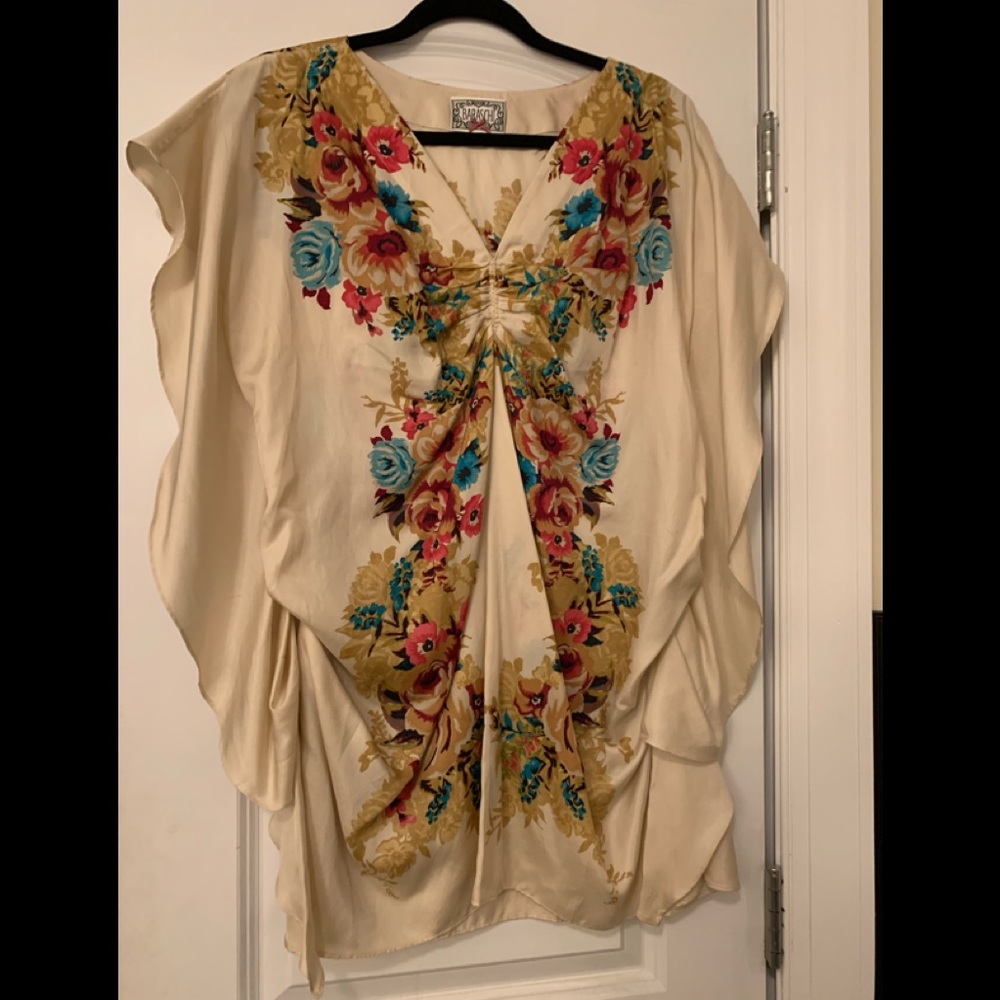Boutique top with floral print on front and back- size L